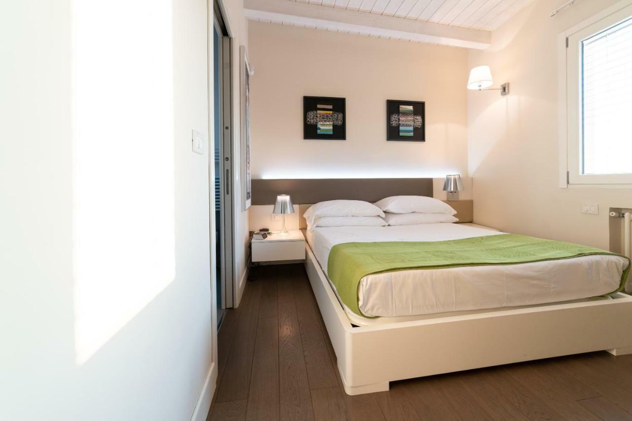 B&B Pellicano Guest House เรจโจ ดี คาลาเบีย ภายนอก รูปภาพ